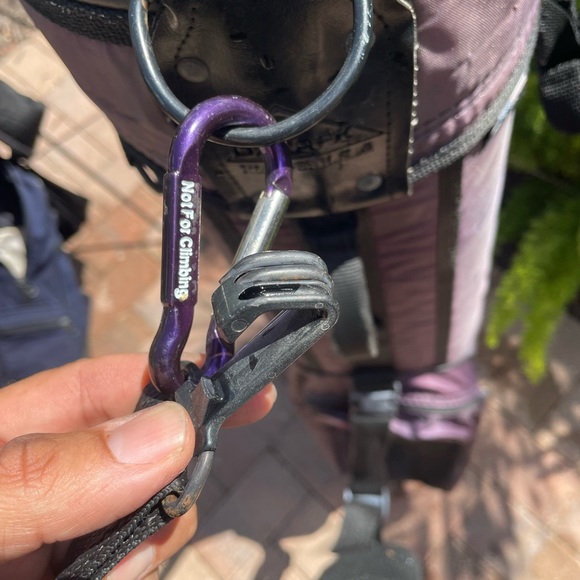 Ladies Golf Cart Bag
With shoulder strap and accessories pouch . - Picture 13 of 15